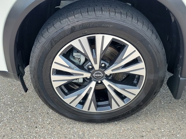 2023 Pearl White Tricoat Nissan Rogue SV FWD SUV