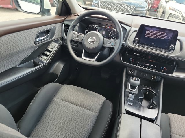 2023 Pearl White Tricoat Nissan Rogue SV FWD SUV
