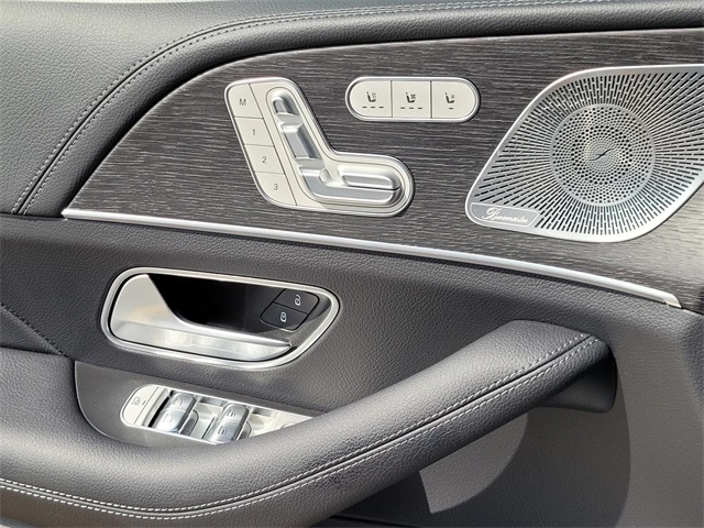 new 2025 Mercedes-Benz GLS car, priced at $101,275