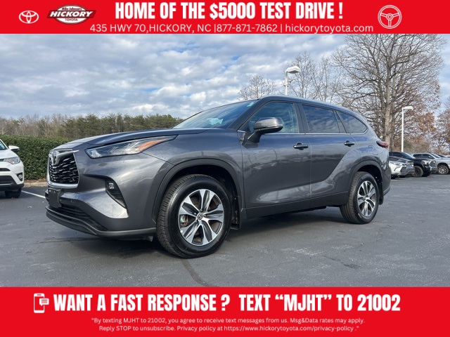 2024 Toyota Highlander XLE's photo