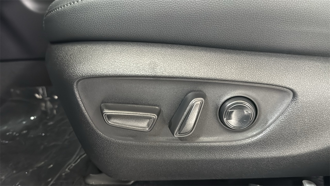 2026 Toyota Grand Highlander Hybrid MAX Platinum photo 11