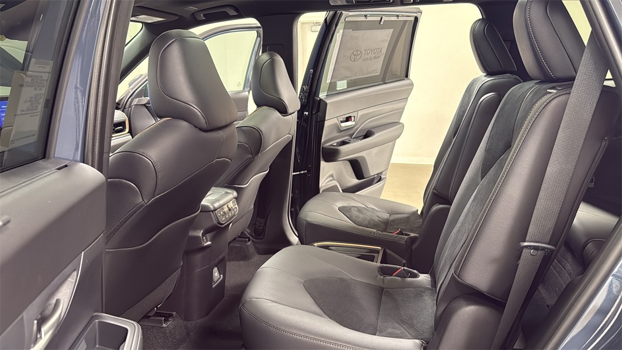 2026 Toyota Grand Highlander Hybrid MAX Platinum photo 12