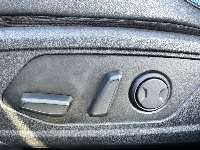 2023 Onyx Black Hyundai Elantra Limited FWD Sedan