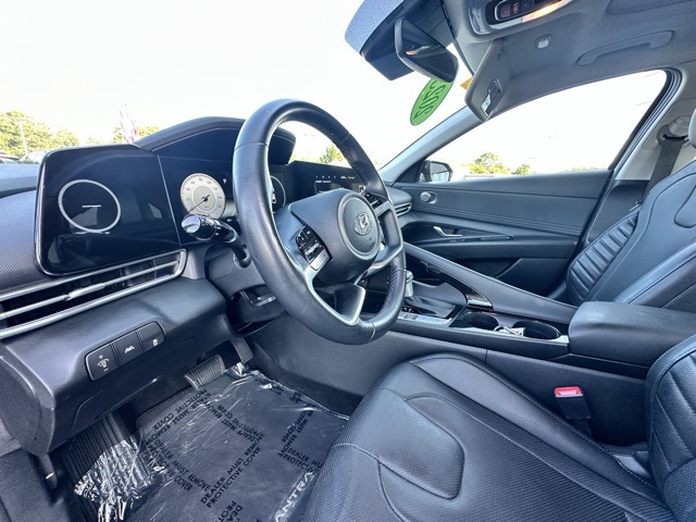 2023 Onyx Black Hyundai Elantra Limited FWD Sedan