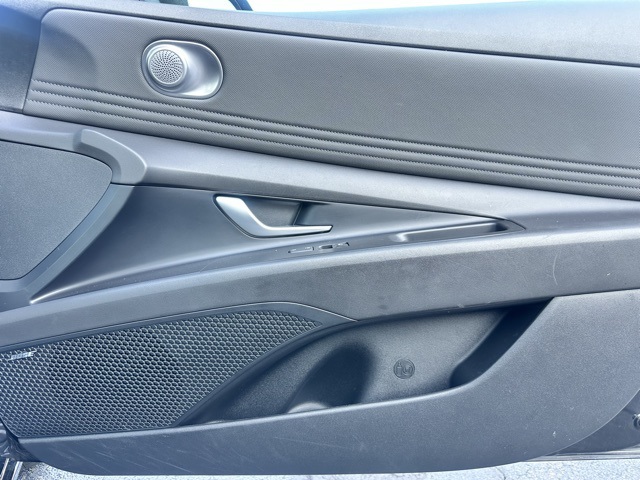 2023 Onyx Black Hyundai Elantra Limited FWD Sedan
