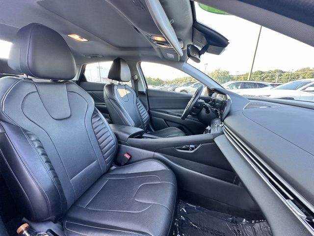 2023 Onyx Black Hyundai Elantra Limited FWD Sedan