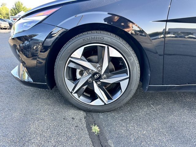 2023 Onyx Black Hyundai Elantra Limited FWD Sedan