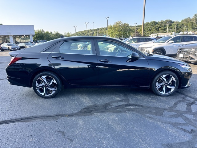 2023 Onyx Black Hyundai Elantra Limited FWD Sedan