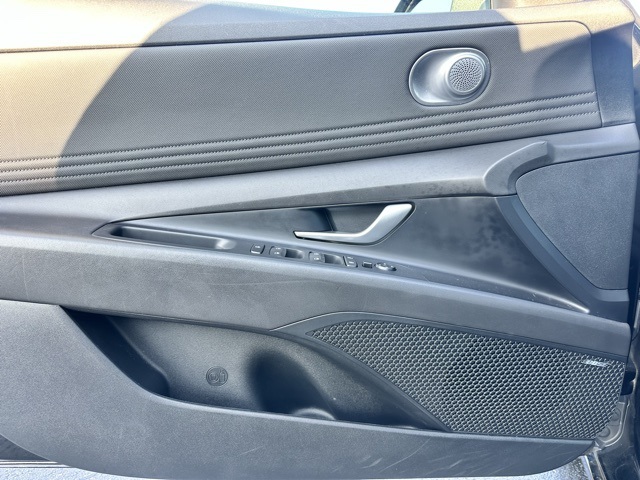 2023 Onyx Black Hyundai Elantra Limited FWD Sedan