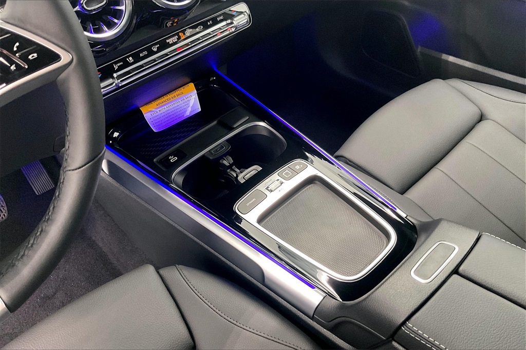 2025 Mercedes Benz GLB 250 4MATIC photo 4