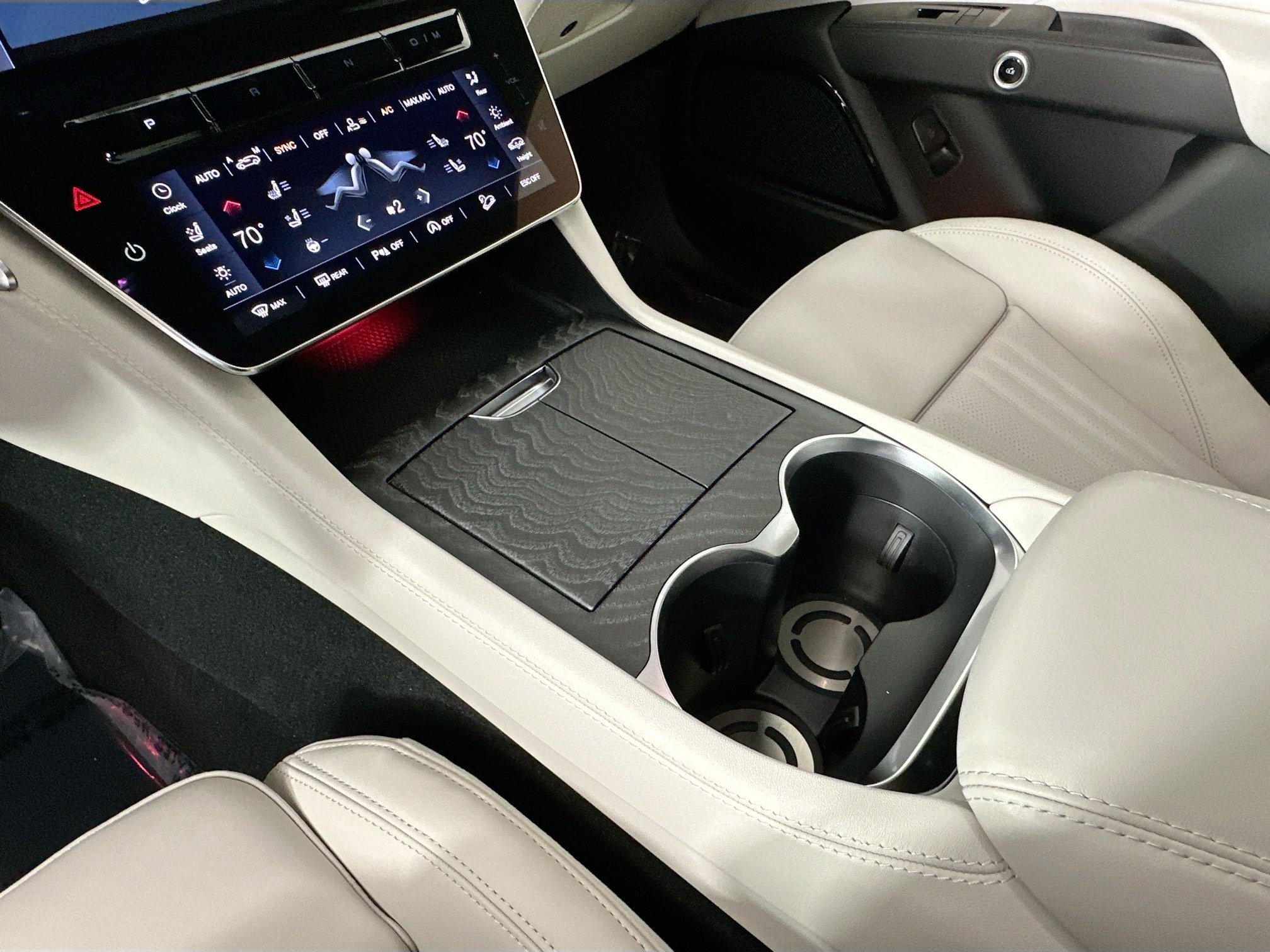 new 2026 Maserati Grecale car, priced at $94,875