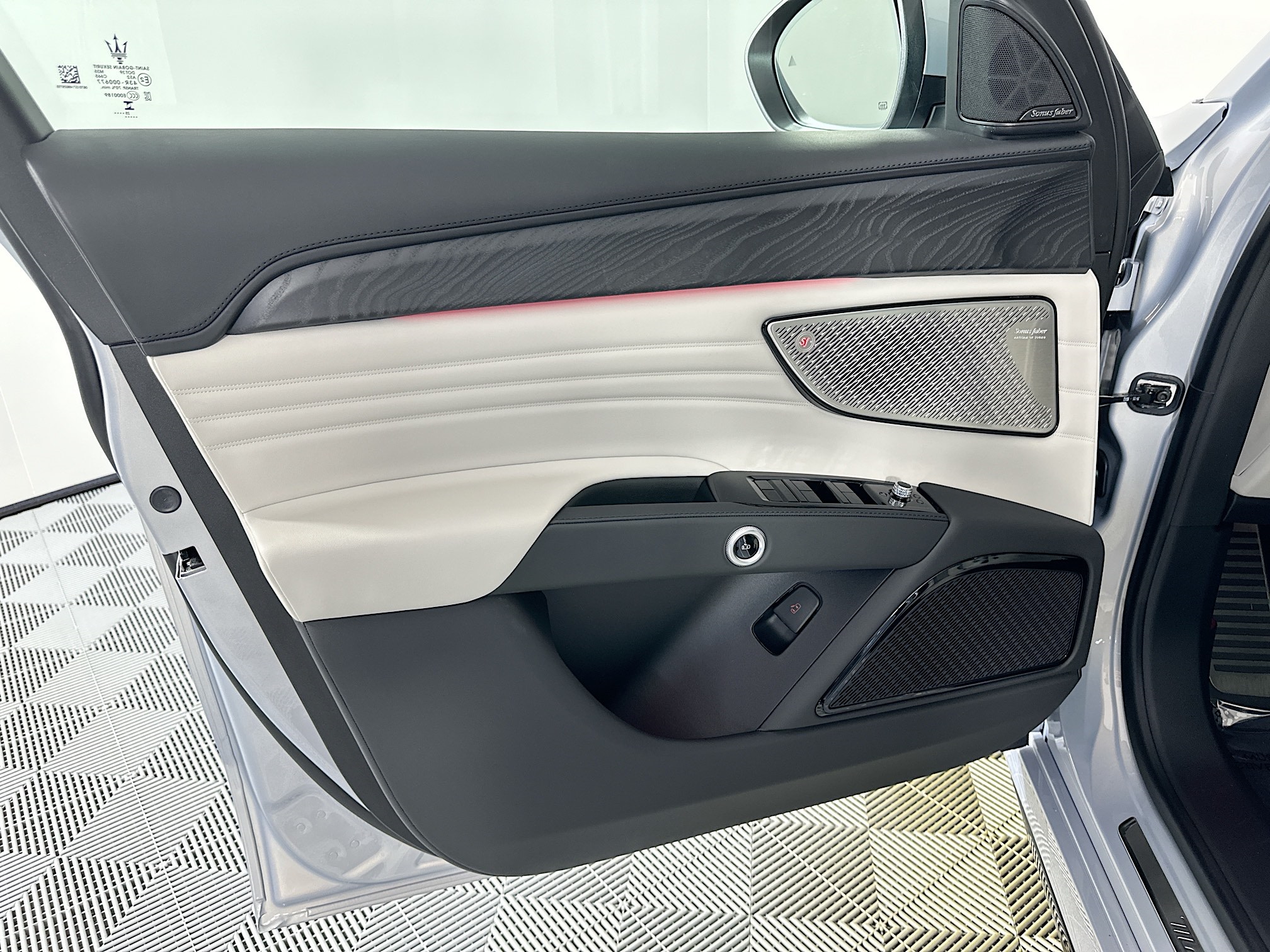 new 2026 Maserati Grecale car, priced at $94,875