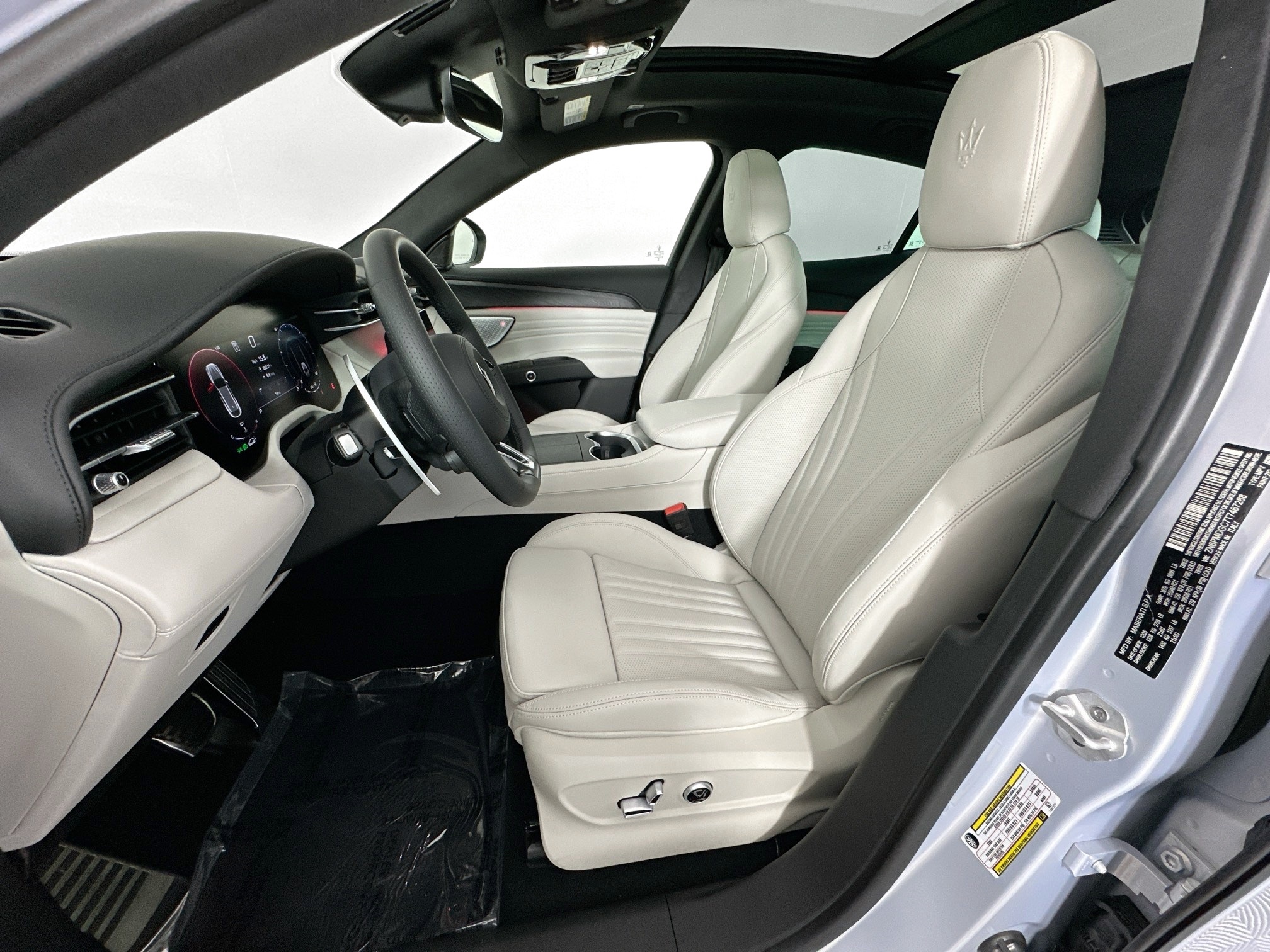 new 2026 Maserati Grecale car, priced at $94,875