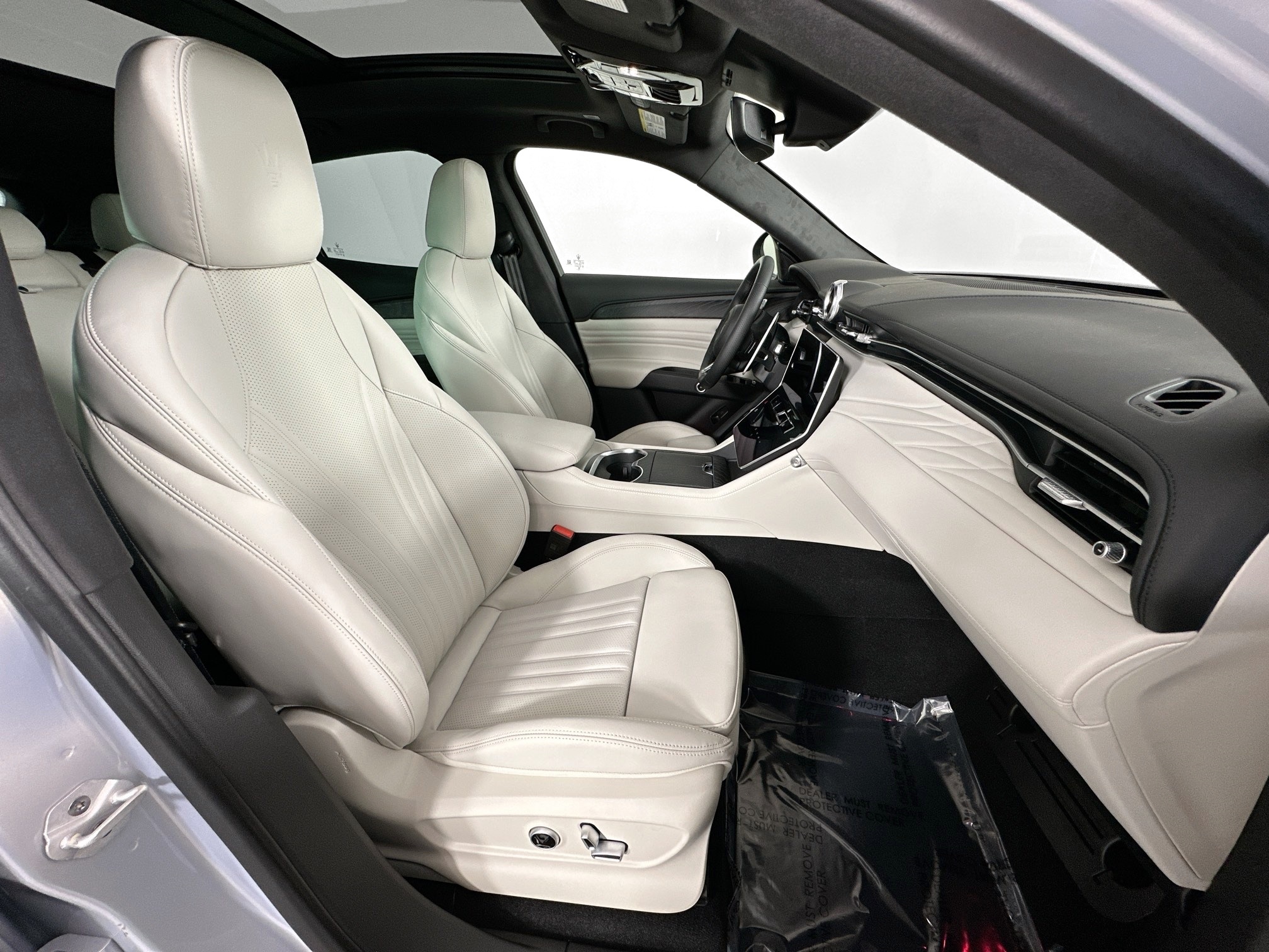 new 2026 Maserati Grecale car, priced at $94,875