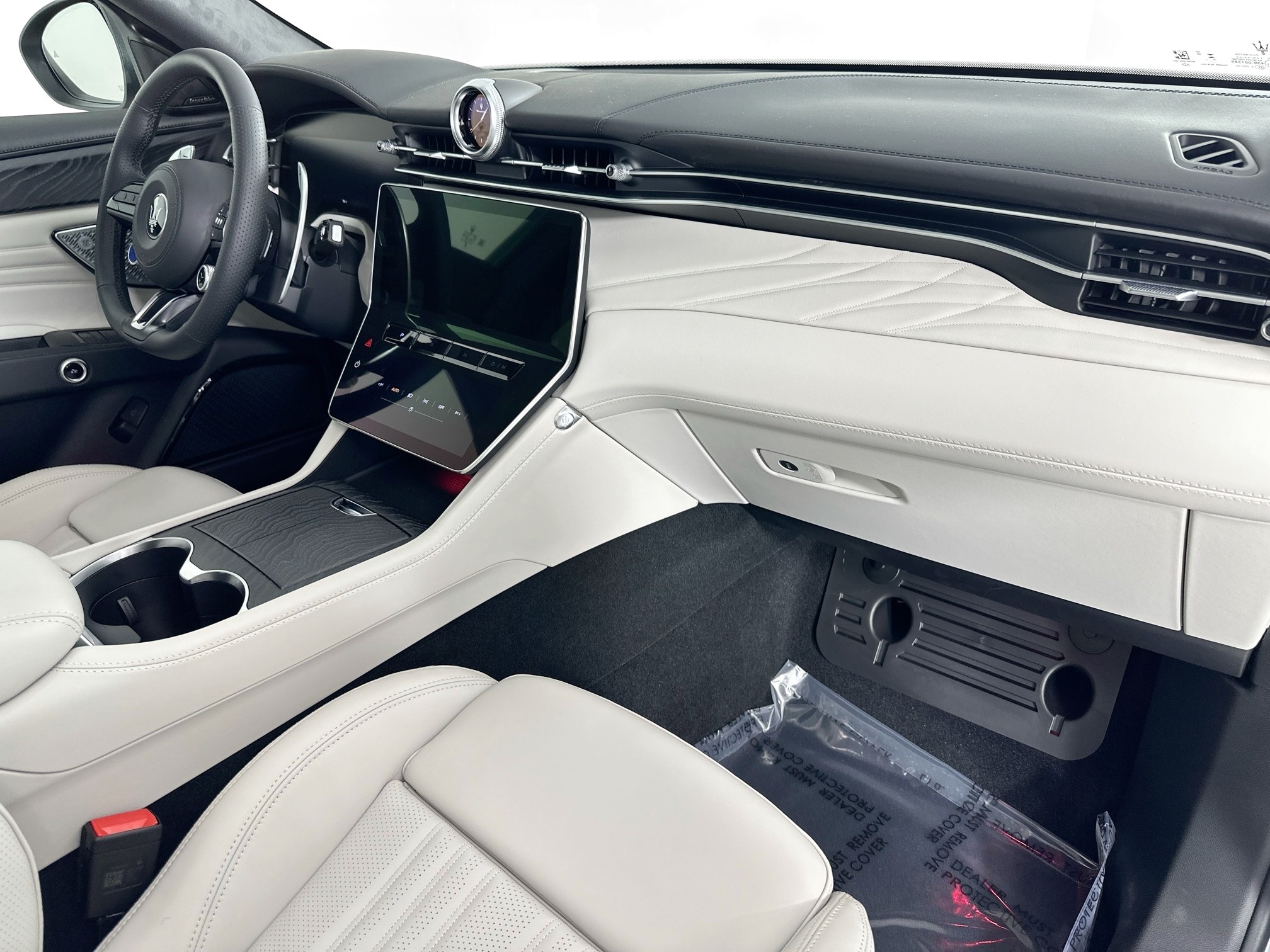 new 2026 Maserati Grecale car, priced at $94,875