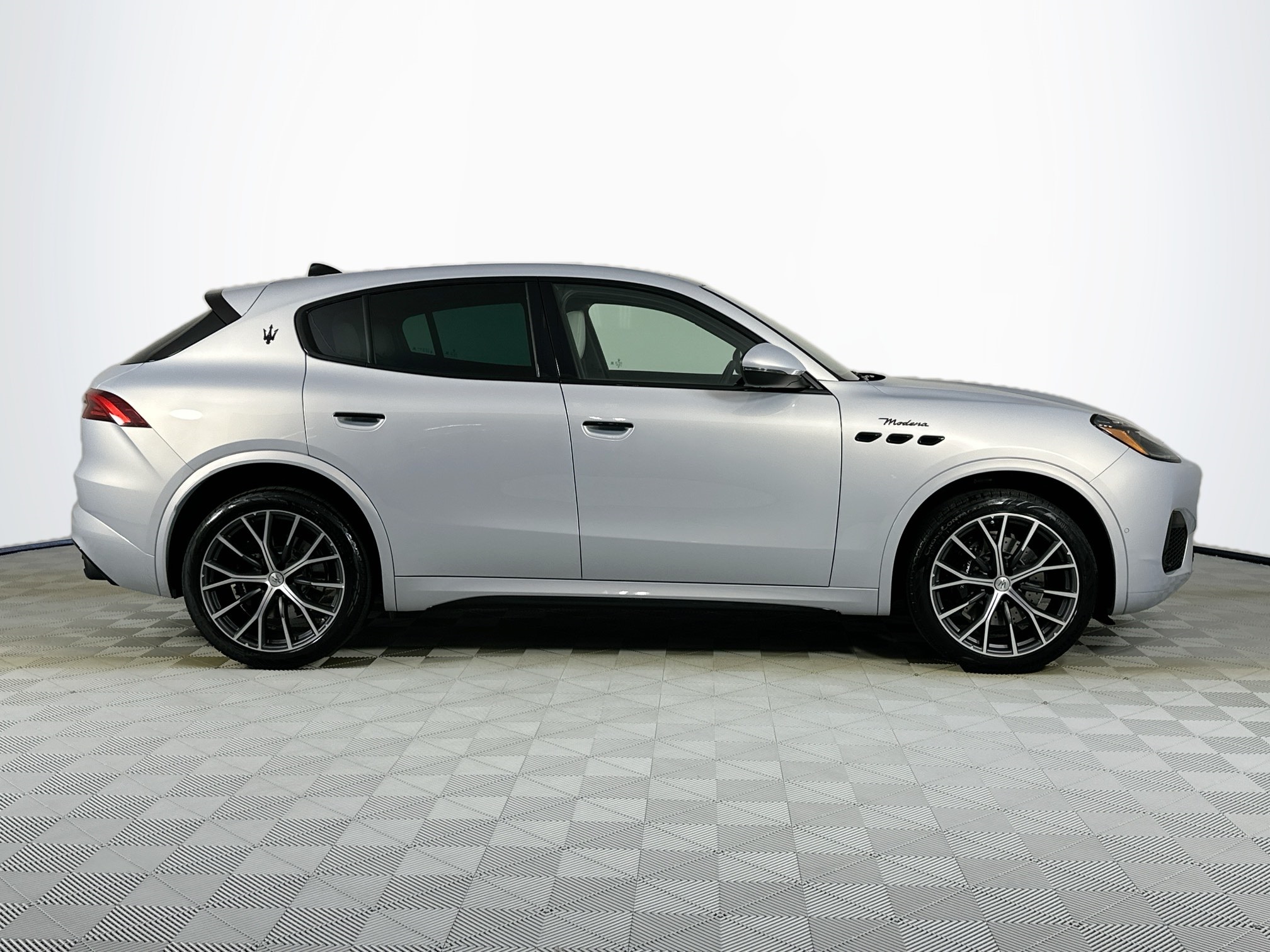 new 2026 Maserati Grecale car, priced at $94,875