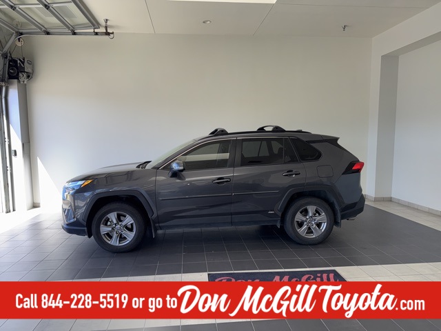 Used 2022 Toyota RAV4 XLE with VIN JTMRWRFV3ND158412 for sale in Northfield, Minnesota