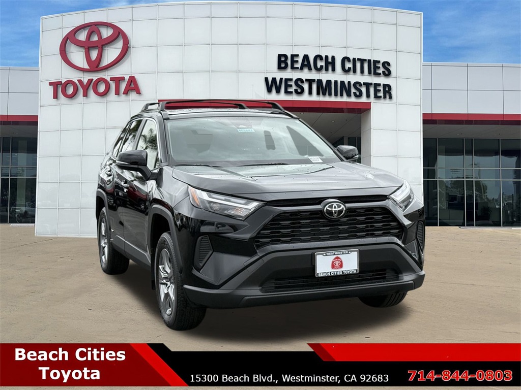 2025 Toyota RAV4 Hybrid LE photo 3