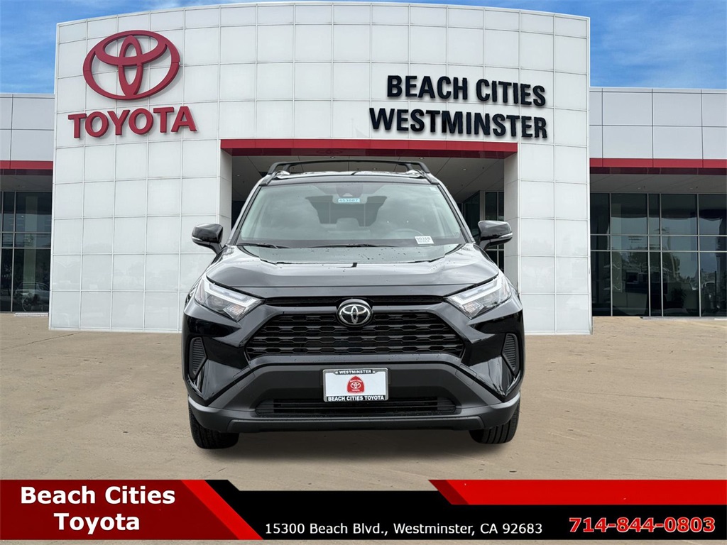 2025 Toyota RAV4 Hybrid LE photo 4