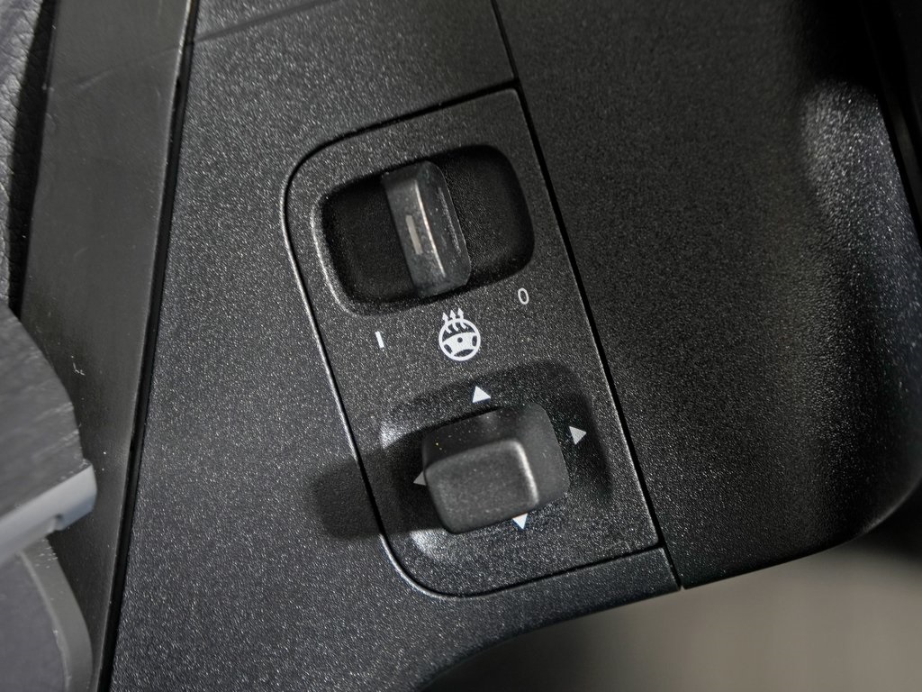 used 2025 Mercedes-Benz GLE car, priced at $63,888