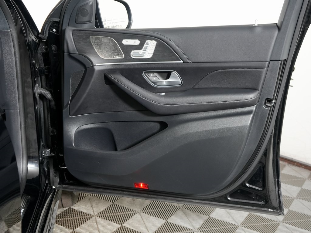 used 2025 Mercedes-Benz GLE car, priced at $63,888