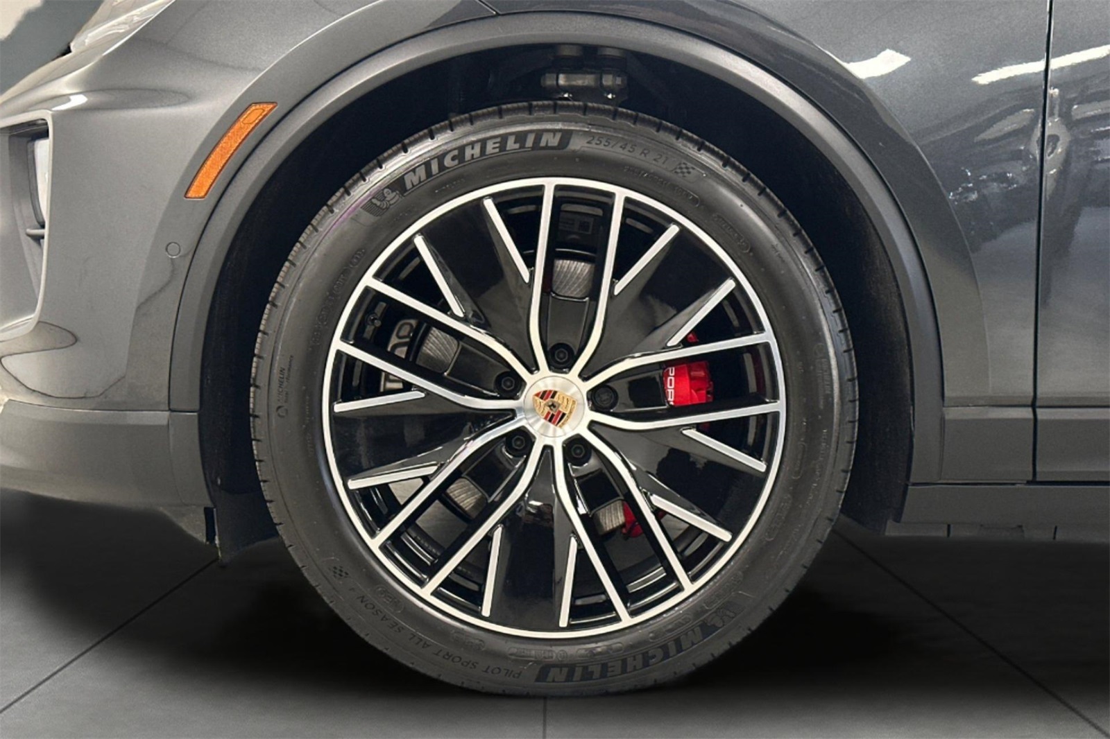 2025 Porsche Macan Electric photo 12
