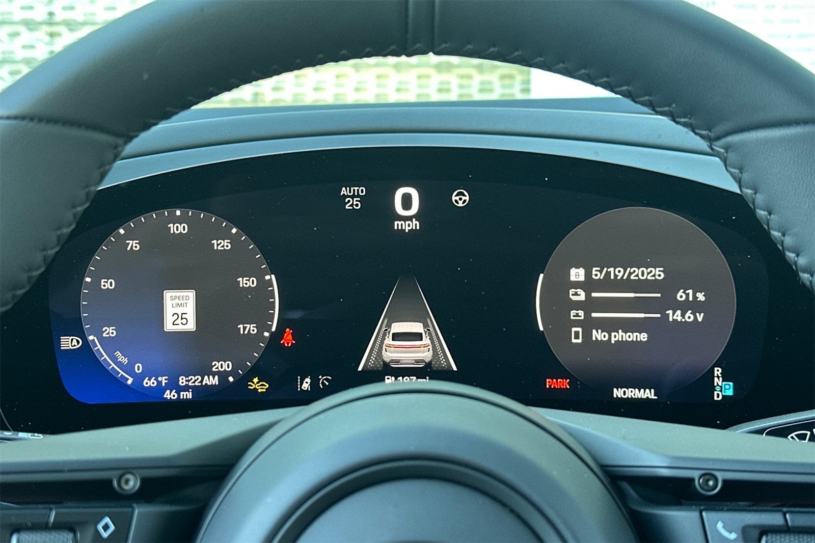 2025 Porsche Macan Electric photo 25