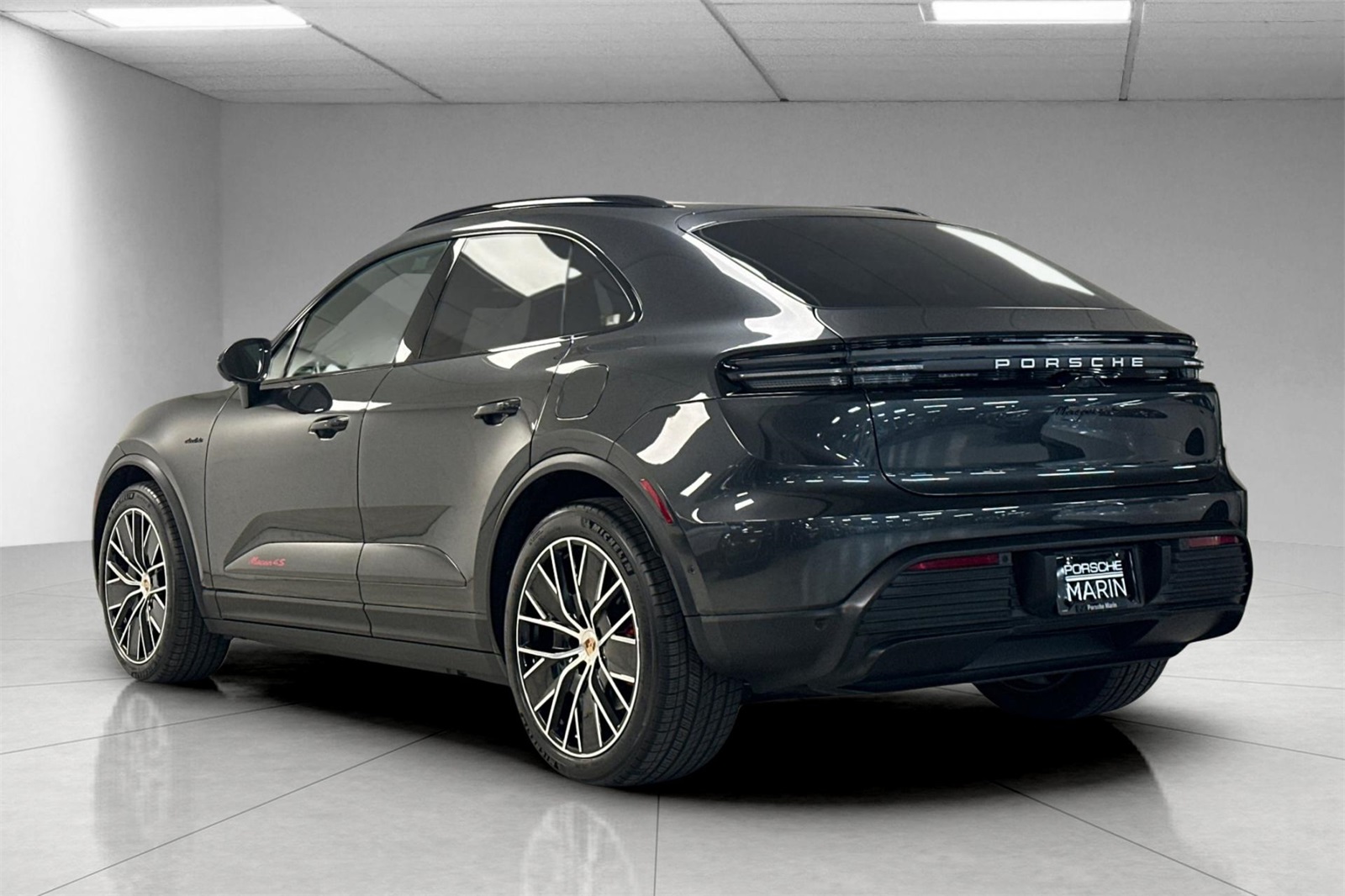 2025 Porsche Macan Electric photo 3