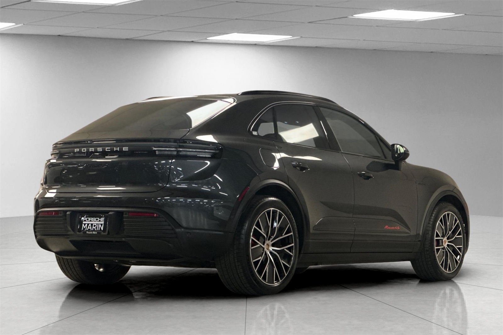 2025 Porsche Macan Electric photo 8