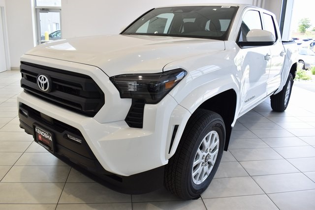 2025 Toyota Tacoma SR5 Double Cab photo 2
