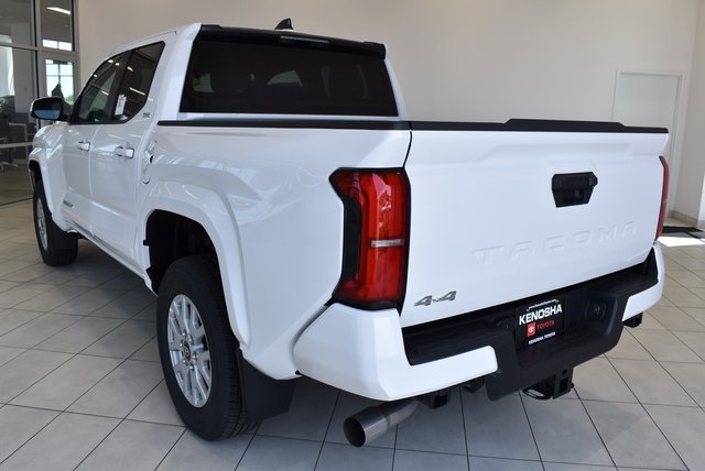 2025 Toyota Tacoma SR5 Double Cab photo 4