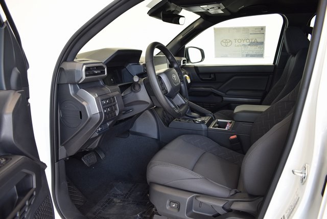 2025 Toyota Tacoma SR5 Double Cab photo 5
