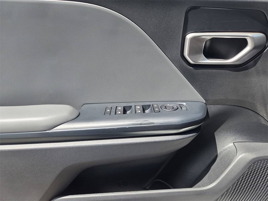 2025 Kia K4 LXS photo 12