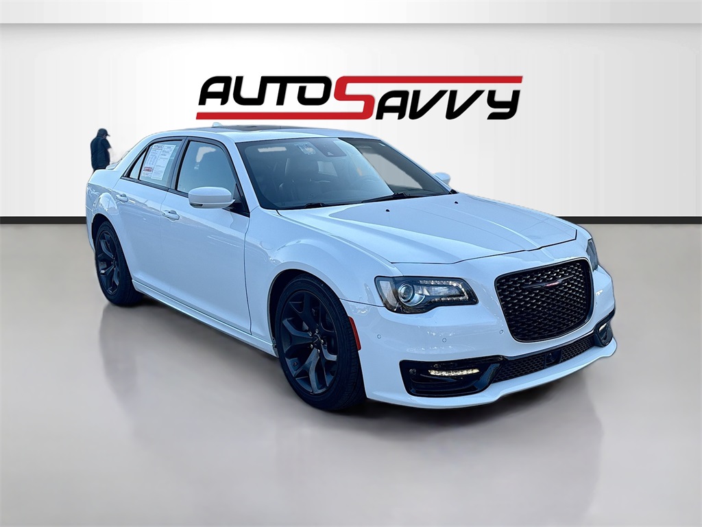 2023 Chrysler 300 S's photo