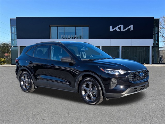 2025 Ford Escape ST-Line's photo