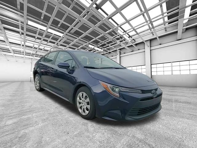 2023 Toyota Corolla LE's photo
