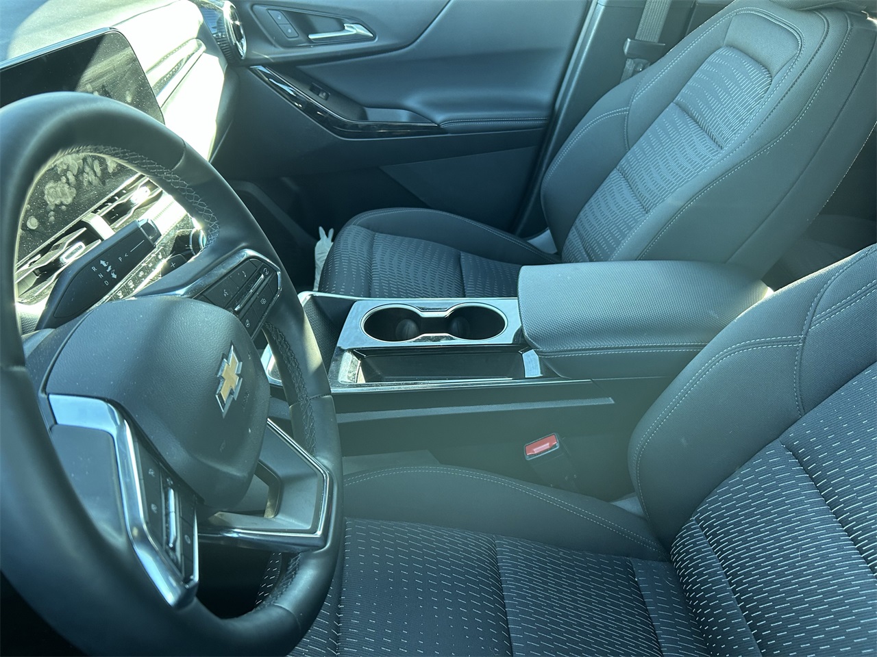 used 2025 Chevrolet Equinox car, priced at $28,494