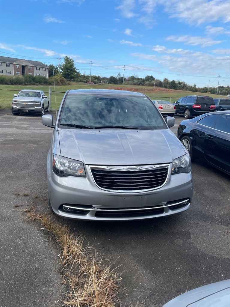 2015 Chrysler Town & Country S