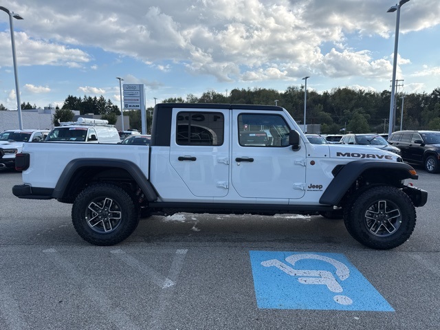 2025 Jeep Gladiator Mojave photo 5