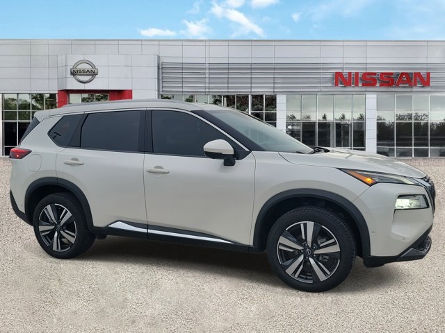 2023 Pearl White Tricoat Nissan Rogue SL AWD SUV