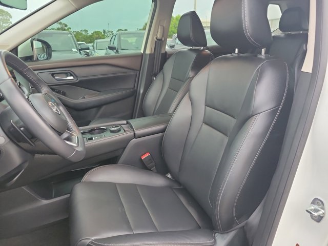 2023 Pearl White Tricoat Nissan Rogue SL AWD SUV