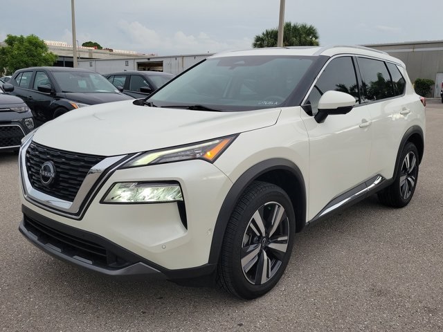 2023 Pearl White Tricoat Nissan Rogue SL AWD SUV