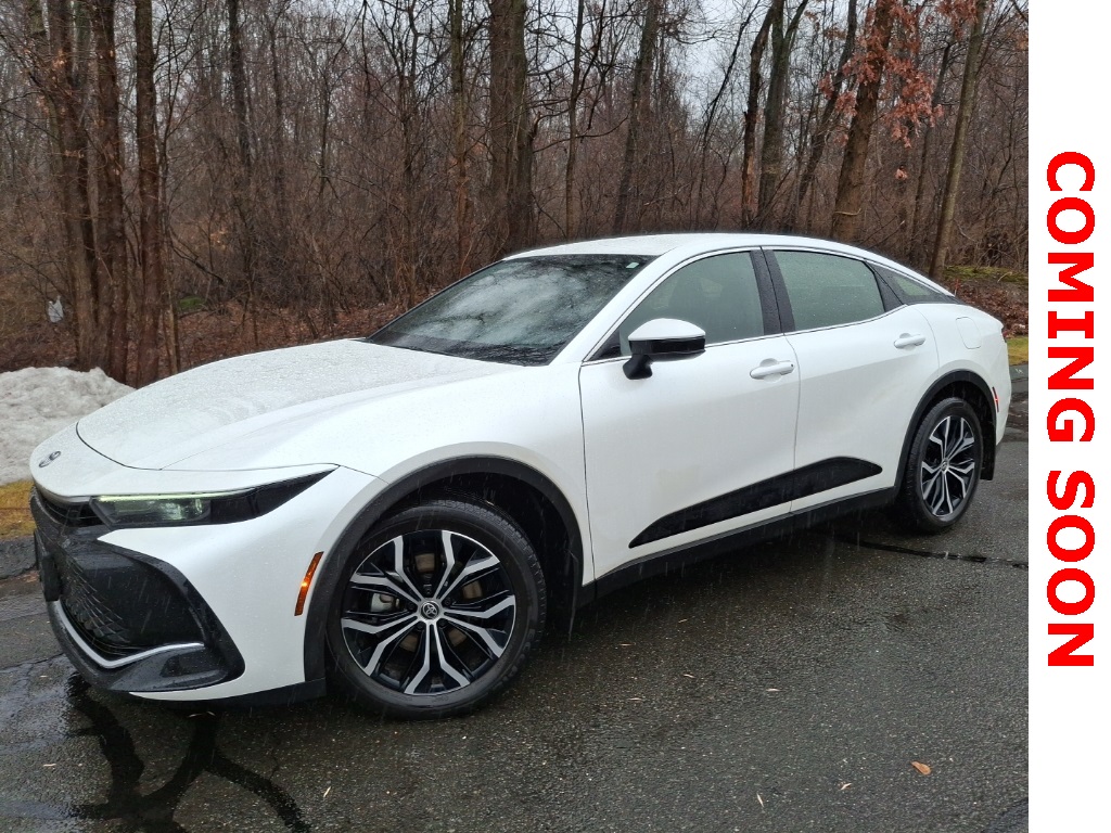 2023 Toyota Crown XLE's photo