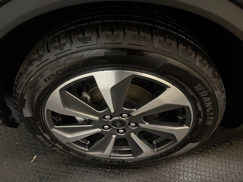 used 2024 Ford Escape Hybrid car, priced at $24,317