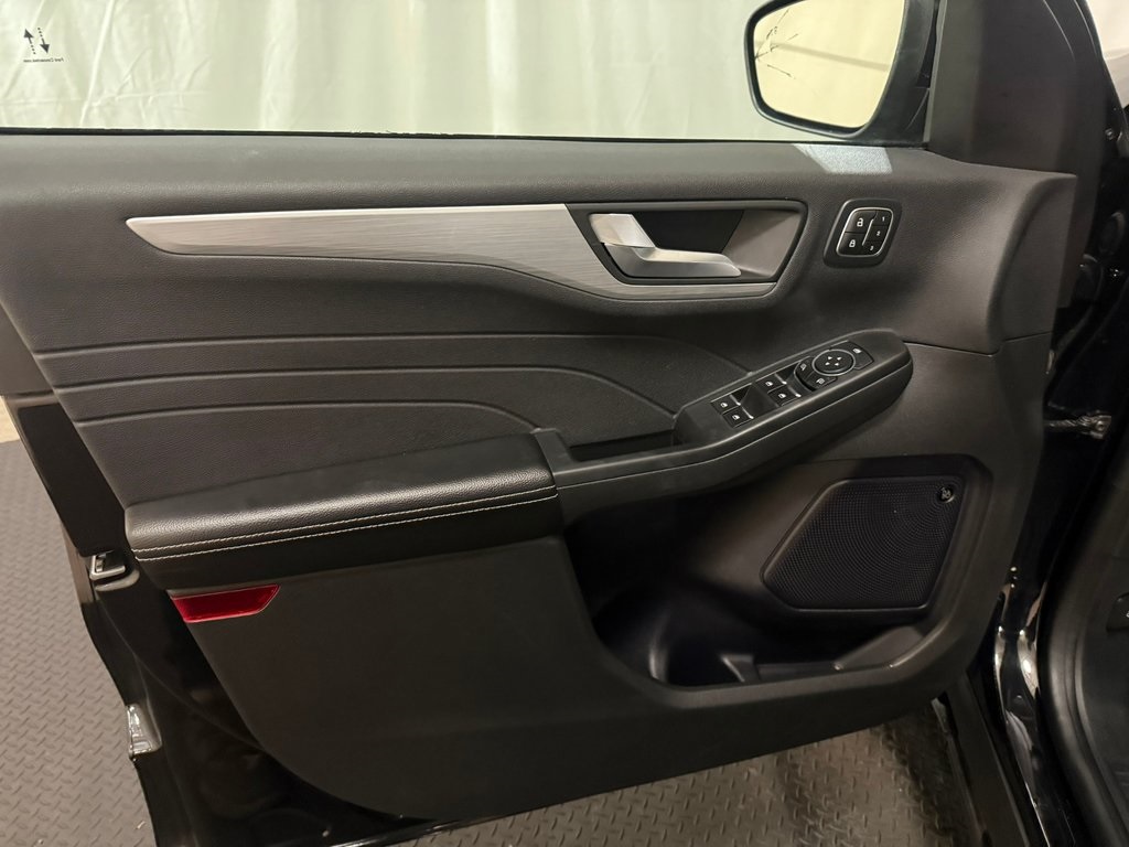 used 2024 Ford Escape Hybrid car, priced at $24,317