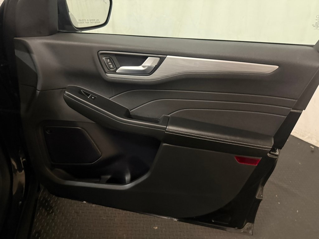 used 2024 Ford Escape Hybrid car, priced at $24,317