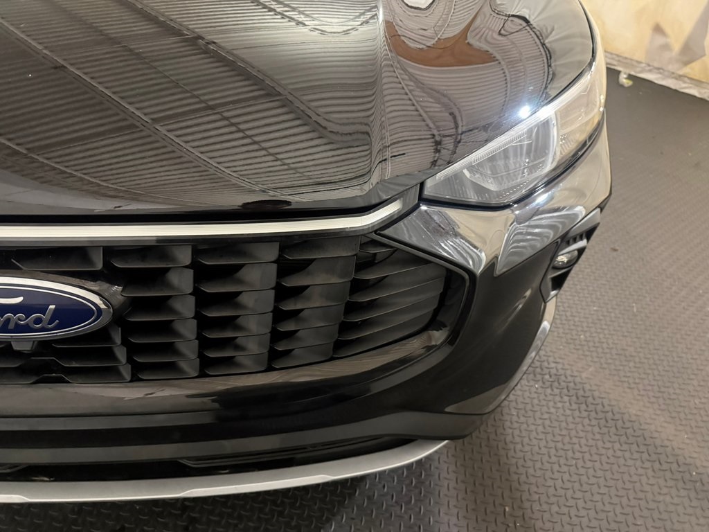 used 2024 Ford Escape Hybrid car, priced at $24,317