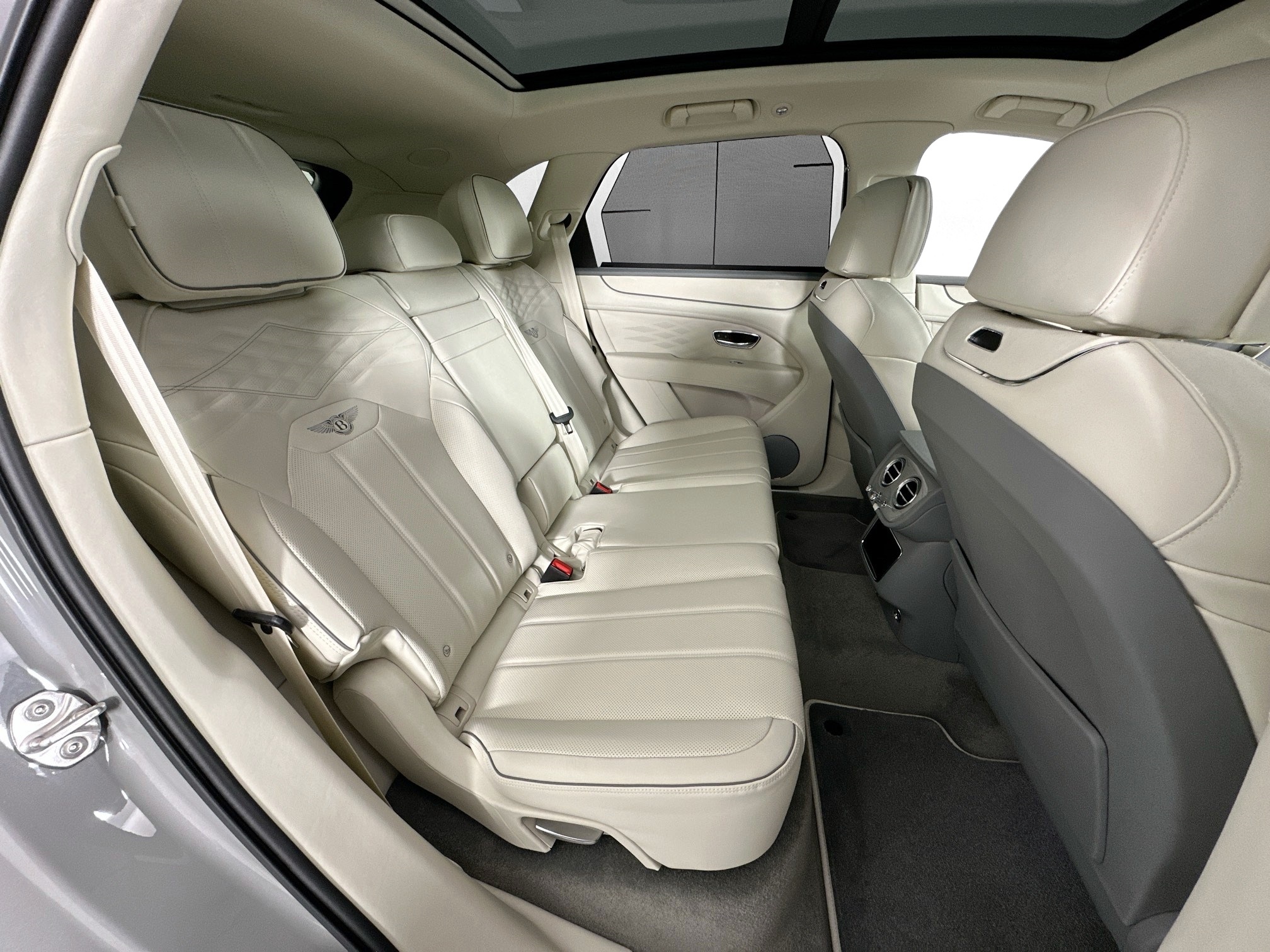 new 2025 Bentley Bentayga car