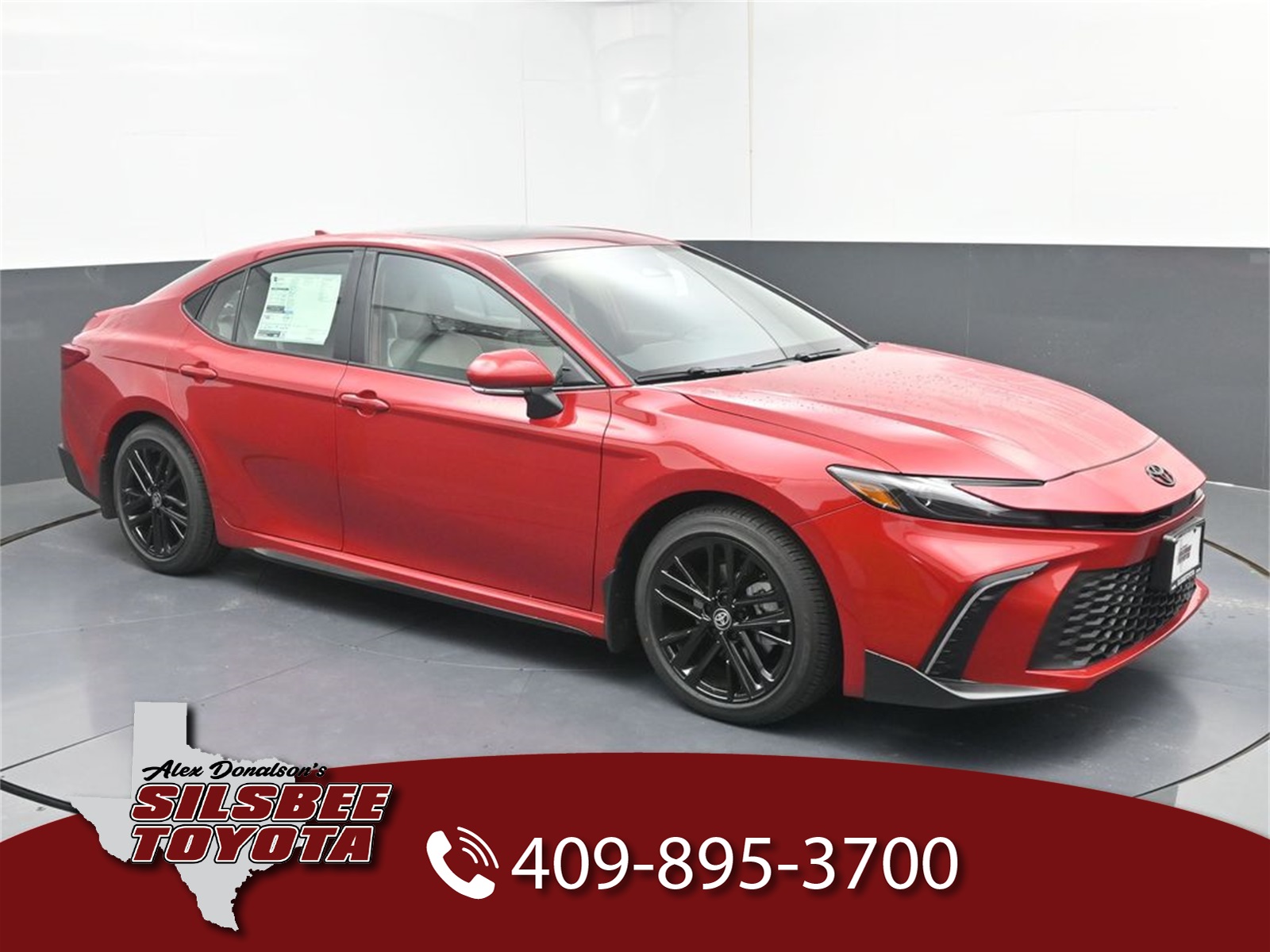 2026 Toyota Camry SE's photo