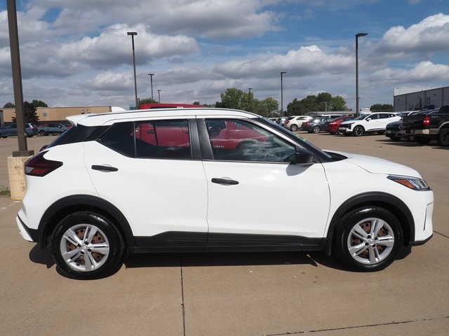 2023 Nissan Kicks S photo 4